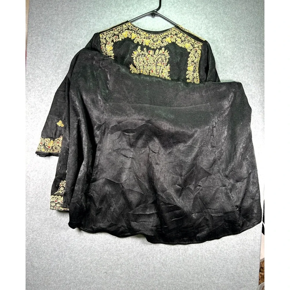 Vintage Womens Gown Black Velvet Embroidered Floral Stretch Round Neck Pullover